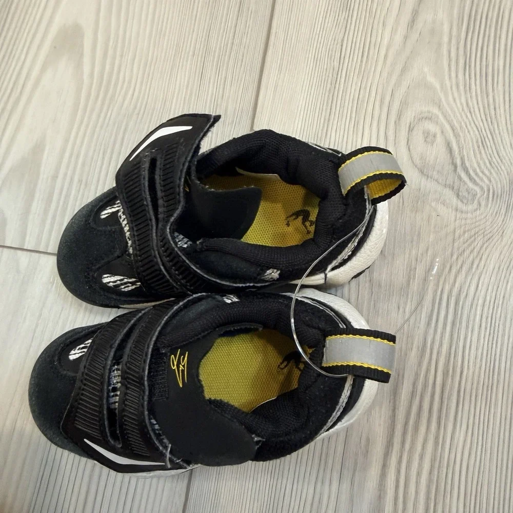 SHAQ‎ Raq Basketball Shoes Sneaker Black White Boys 6 Low Hook/Loop